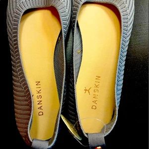 Women’s Danskin flat